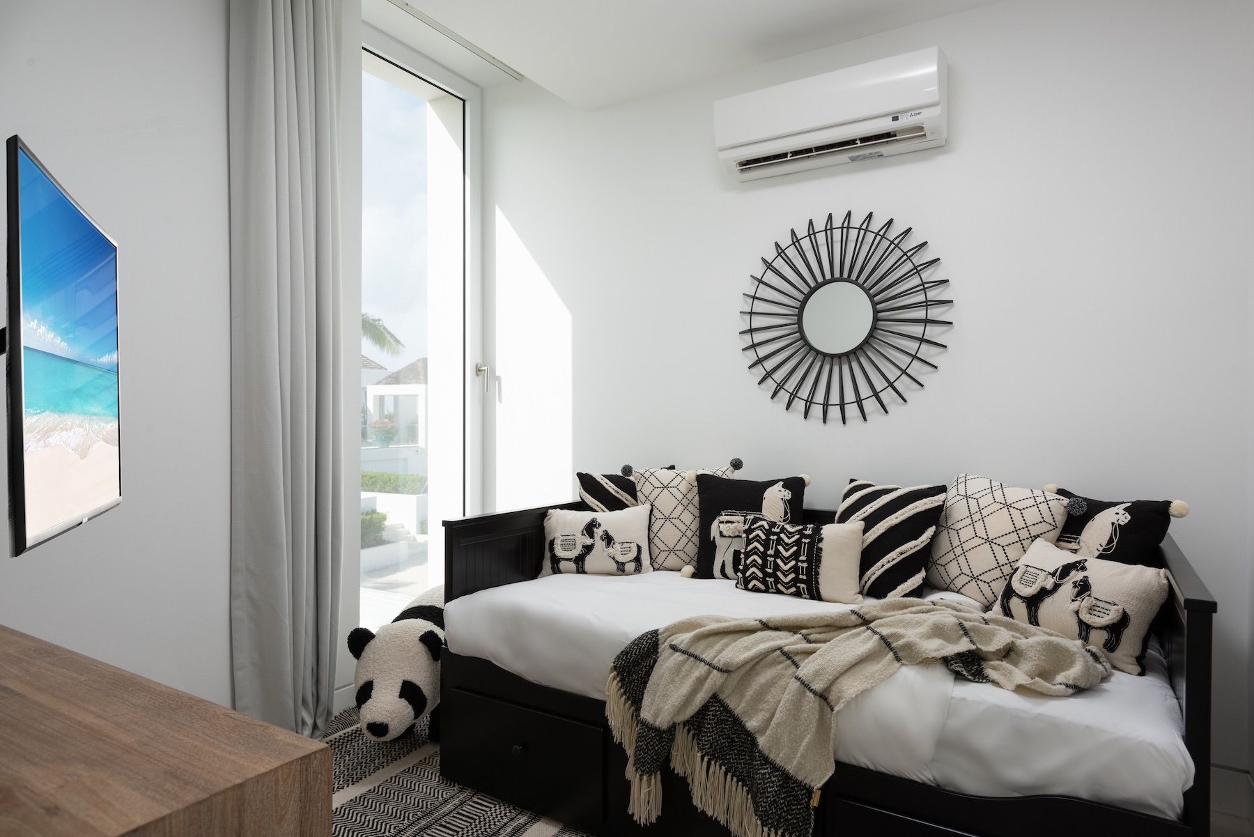 Twin bedroom